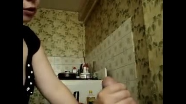 Anya szopizza a tinifia brokiját Thumb