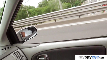 Tündéri magyar lányka cumizza az idegen csávó fütyijét a guruló kamionban Thumb