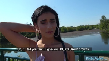 Eltette a zsét a bögyös neolatin gyönyörűség és elment egy menetre az utcaügynökkel Thumb